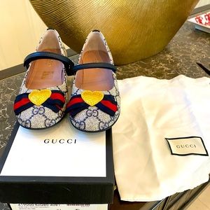 New authentic Gucci girls shoes, Gucci box, Gucci dust bag